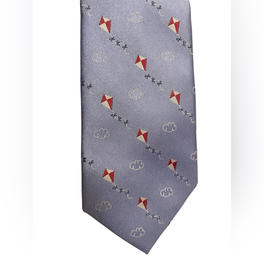Boys’ Lord & Taylor Light Blue Silk Tie with Red Kite Pattern, EUC - Picture 2 of 8